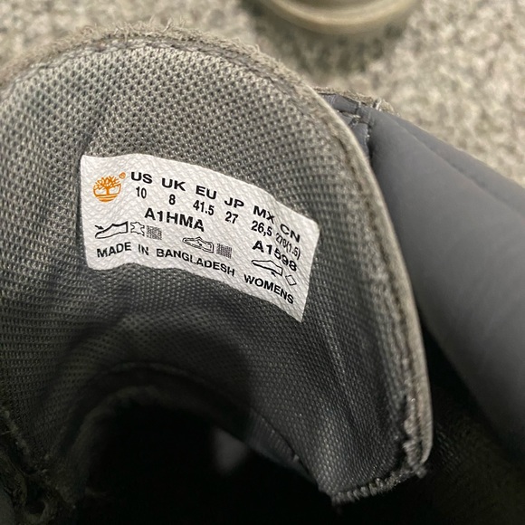 Timberland Gray Suede Boots with Leather Trim - Picture 6 of 6